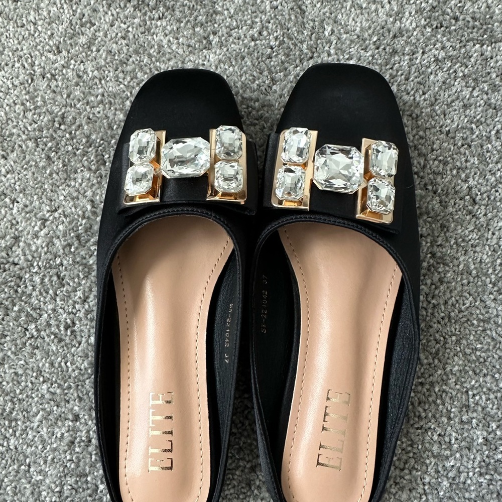 Elite brand satin Black Women's mules with Crystal buckle,size fito 6 1/2”